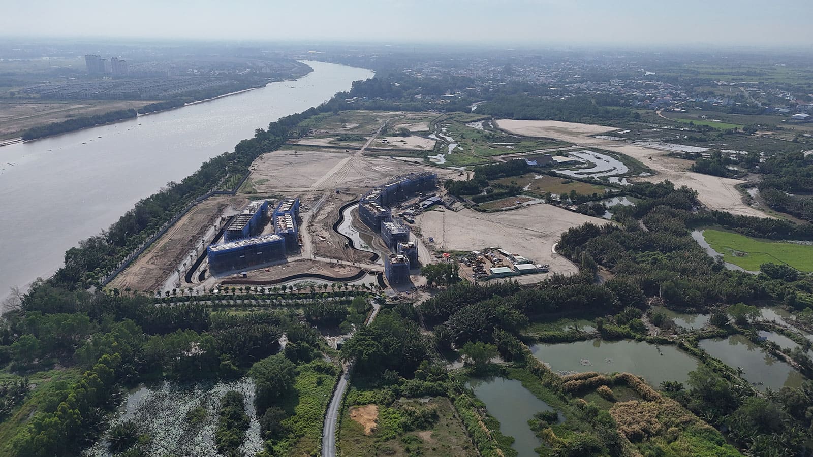 Tiến độ xây dựng dự án Eco Village Saigon River cập nhật tháng 12 năm 2023.