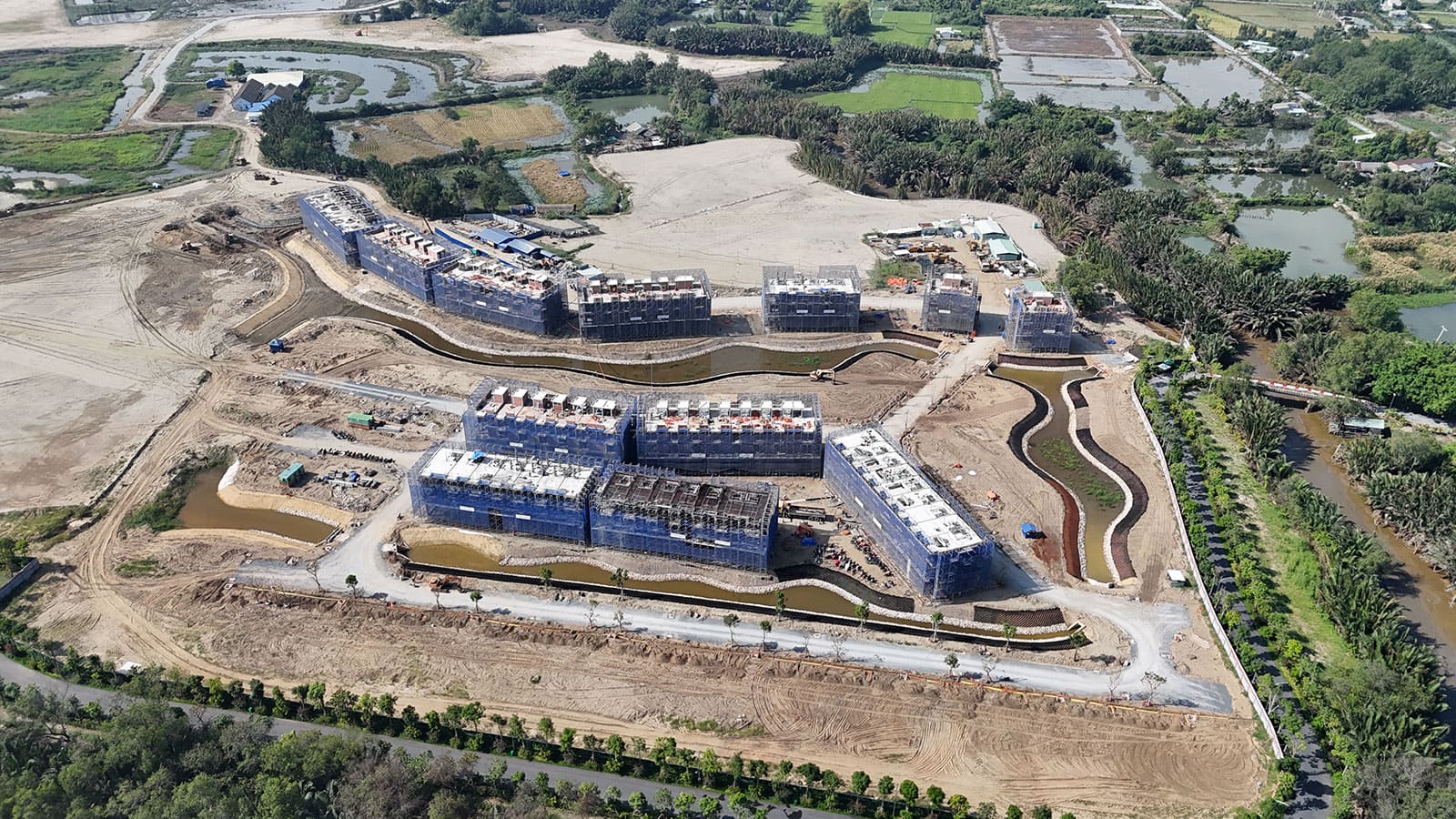 Tiến độ xây dựng dự án Eco Village Saigon River cập nhật tháng 12 năm 2023.