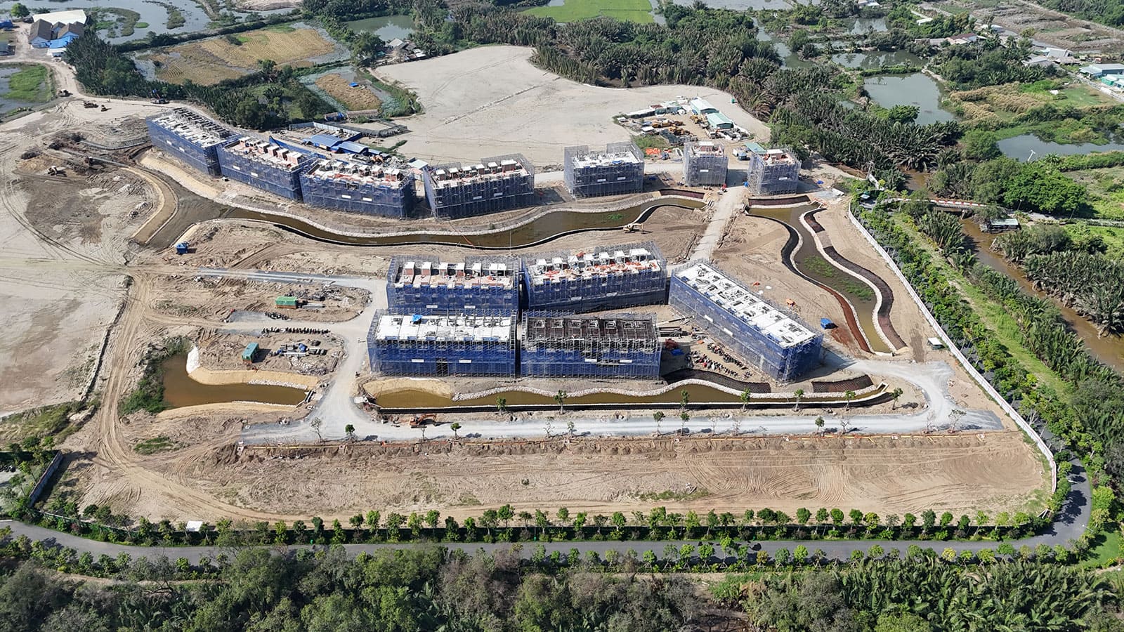 Tiến độ xây dựng dự án Eco Village Saigon River cập nhật tháng 12 năm 2023.